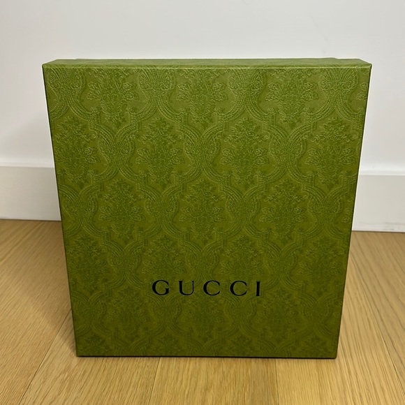 Empty Gucci Shoe Box - Picture 8 of 8